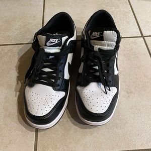 Nike black and white Dunks size US 8/EU 41